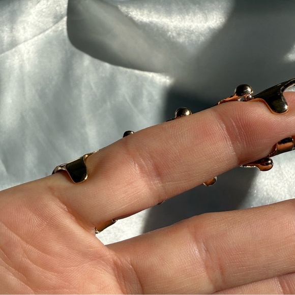 🎃Anthropologie  Gothic Finger Armor Ring Adjustable Halloween Statement Skull OS - Picture 10 of 12